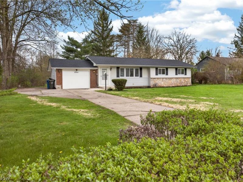 6580 Barton Road , North Olmsted, OH 44070 Photo 4