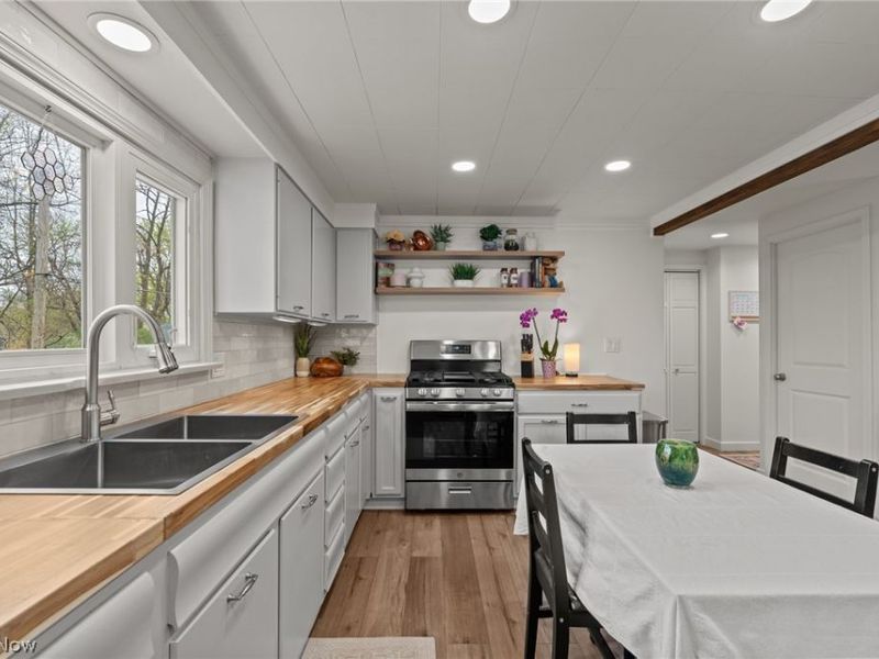 655 N Way Street, Barberton, OH 44203 Photo 16