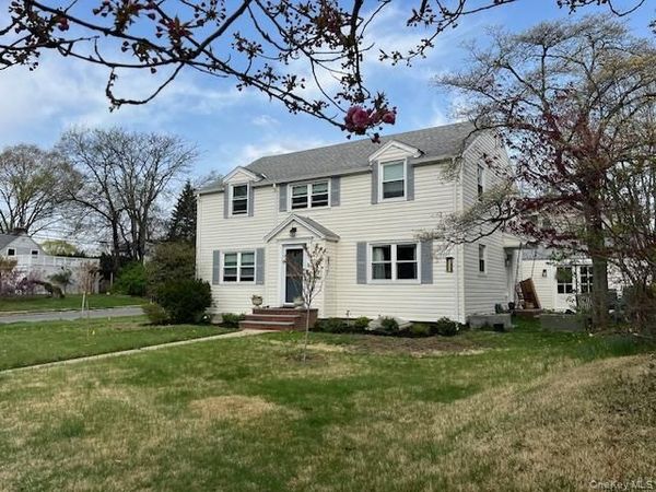 45 Radcliff Avenue, Unit W., Port Washington, NY 11050