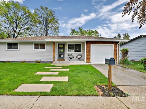 2920 N Arthur, Boise, ID 83703