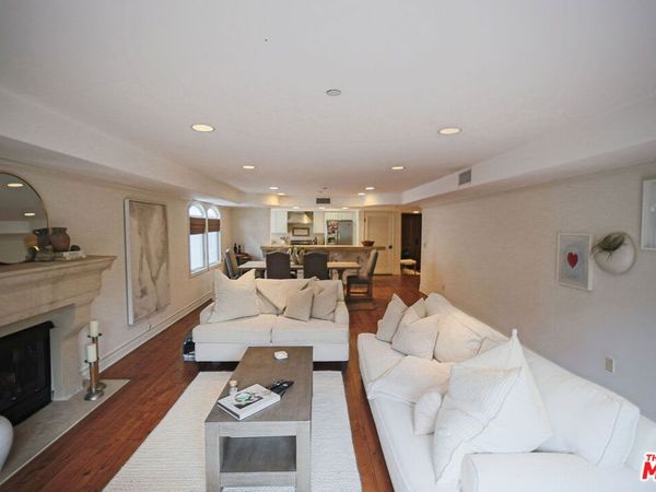 10390 La Grange Avenue, Unit PH3, Los Angeles, CA 90025