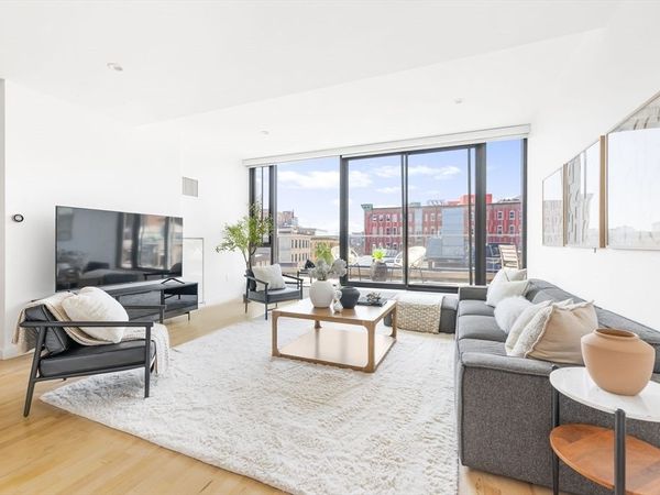 346 Congress St, Unit 703, Boston, MA 02210