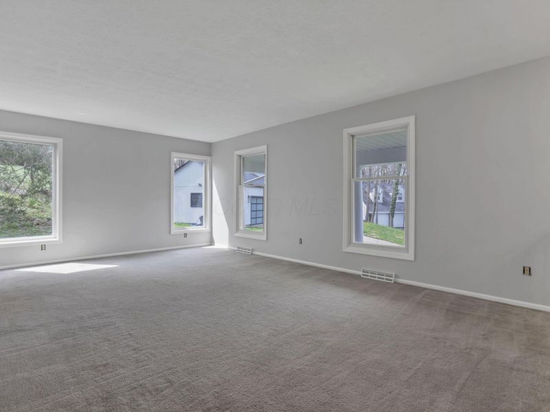 1687 Emerald Court, Newark, OH 43055 Photo 12