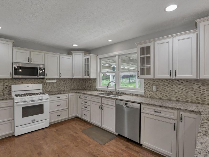 1687 Emerald Court, Newark, OH 43055 Photo 18