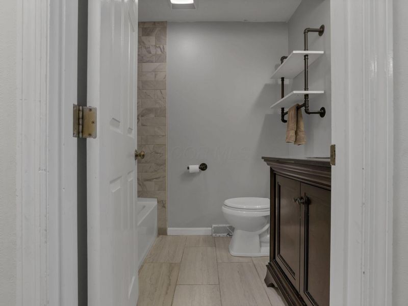 1687 Emerald Court, Newark, OH 43055 Photo 24