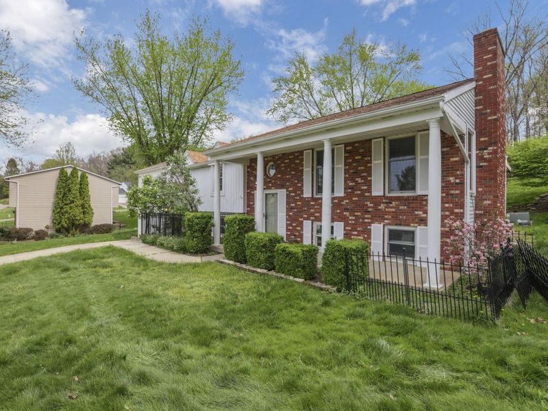 1687 Emerald Court, Newark, OH 43055 Photo 4