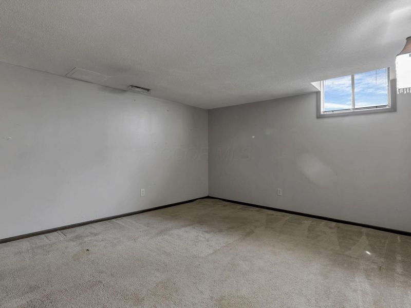 1687 Emerald Court, Newark, OH 43055 Photo 53