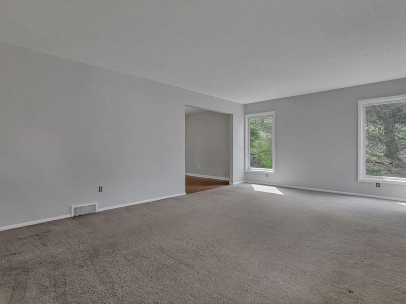 1687 Emerald Court, Newark, OH 43055 Photo 9