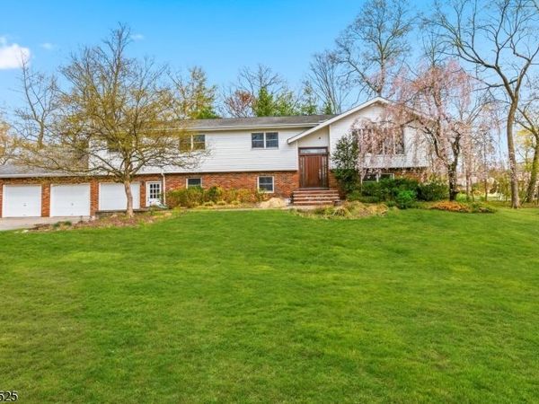 8 Bogert Rd, Montville, NJ 07058