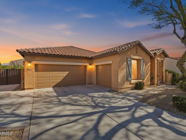 1796 W MACAW Drive, Chandler, AZ 85286