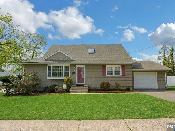 16 Addicks Road, WESTWOOD, NJ 07675