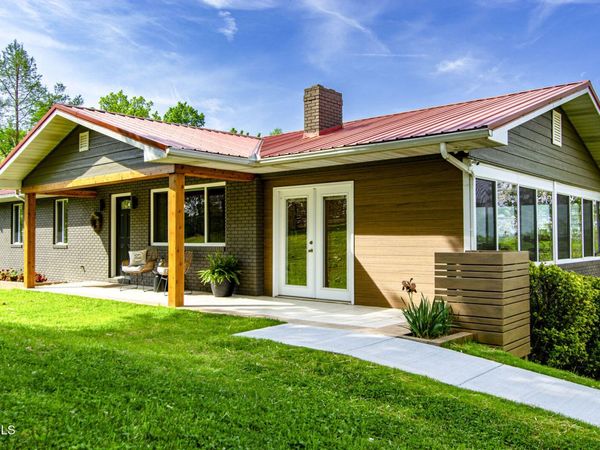 1845 Bouldercrest Drive, Dandridge, TN 37725