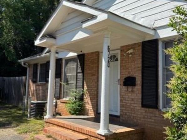 6720 Woodstream Drive , Charlotte, NC 28210