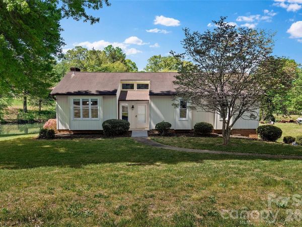 4062 Yarbrough Avenue , Winston Salem, NC 27106