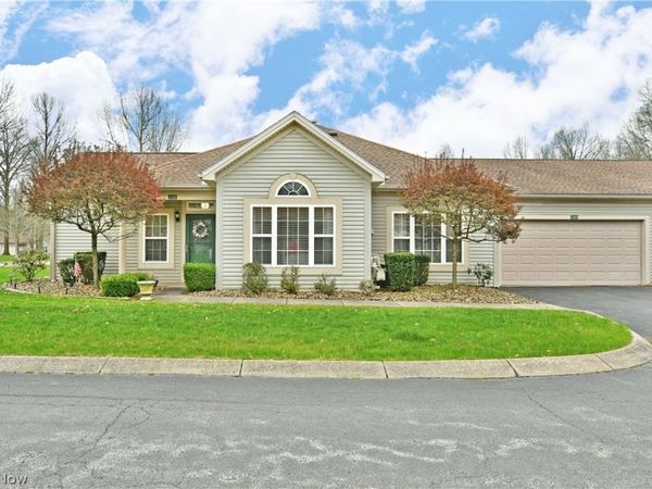 14 Hunters Woods Boulevard , Unit D, Canfield, OH 44406