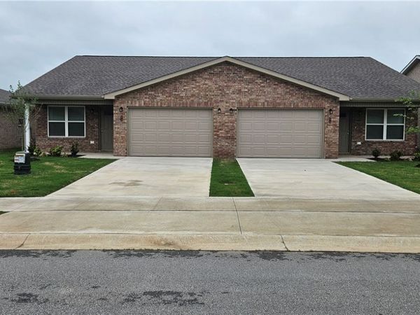 613 69th Avenue, Highfill, AR 72712