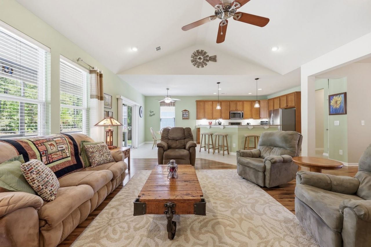 733 Lafayette Park Dr. Photo 13