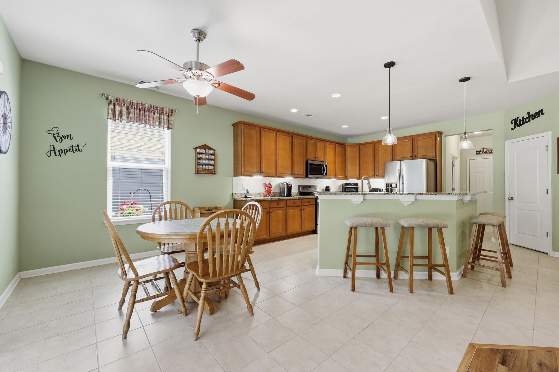 733 Lafayette Park Dr. Photo 17