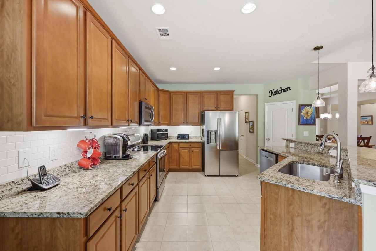 733 Lafayette Park Dr. Photo 20