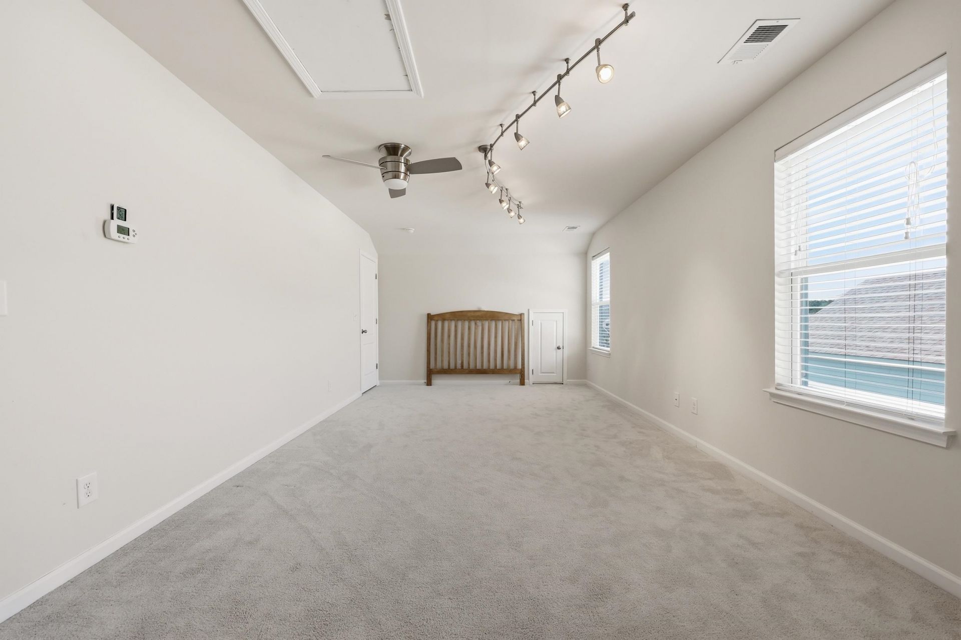 733 Lafayette Park Dr. Photo 37