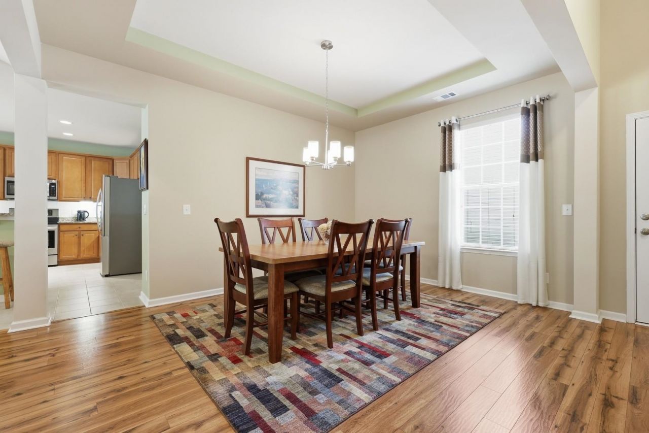 733 Lafayette Park Dr. Photo 7