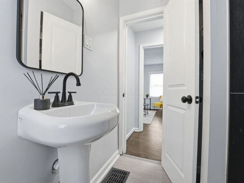 2954 E 13th Avenue, Columbus, OH 43219 Photo 15