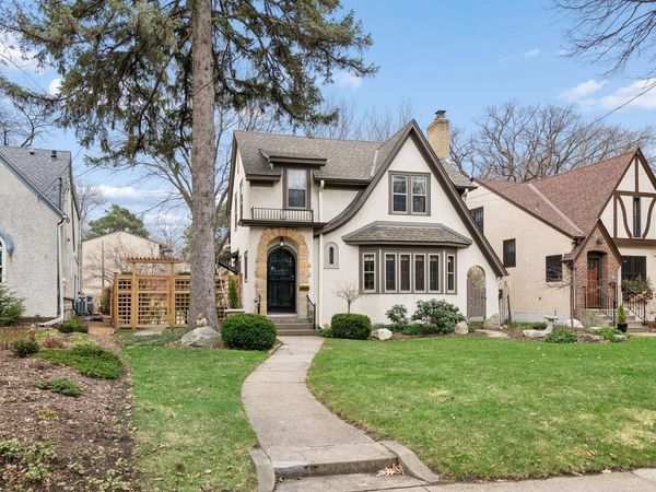 1041 Thomas Avenue S, Minneapolis, MN 55405