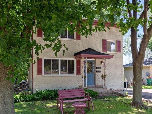 3829 Lake Drive Avenue N, Robbinsdale, MN 55422