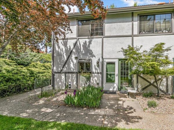 495 Chestnut Street, Unit 16, Ashland, OR 97520