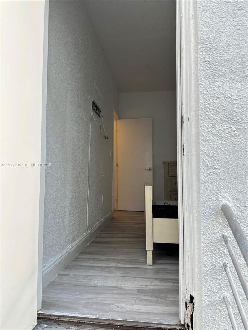 8401 Crespi Blvd, Unit 3, Miami Beach, FL 33141 Photo