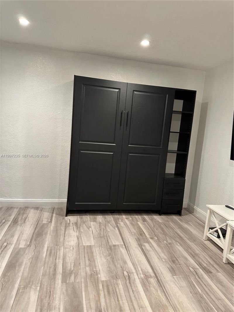 8401 Crespi Blvd, Unit 3, Miami Beach, FL 33141 Photo