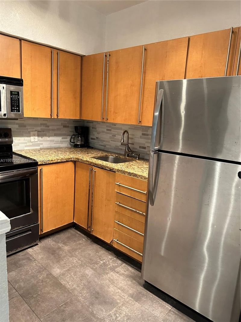 8401 Crespi Blvd, Unit 3, Miami Beach, FL 33141 Photo