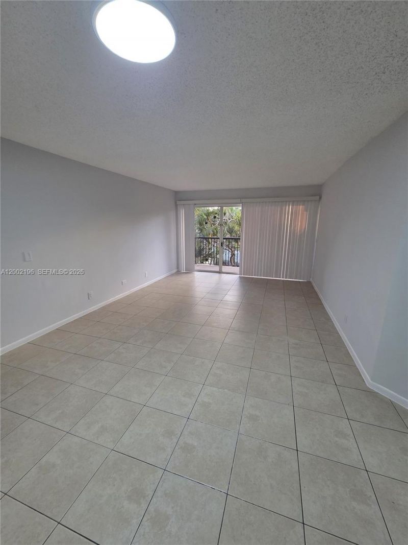 8871 Wiles Rd, Unit 208, Coral Springs, FL 33067 Photo