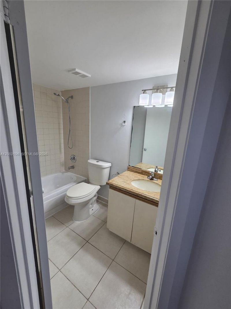 8871 Wiles Rd, Unit 208, Coral Springs, FL 33067 Photo