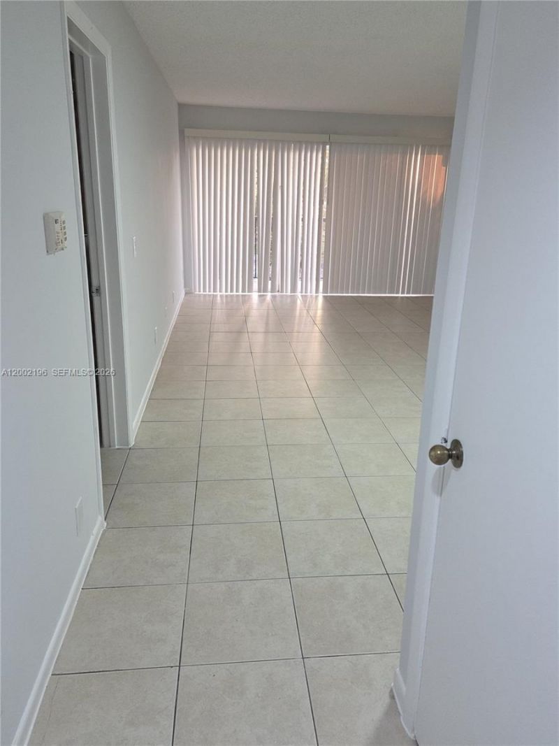 8871 Wiles Rd, Unit 208, Coral Springs, FL 33067 Photo