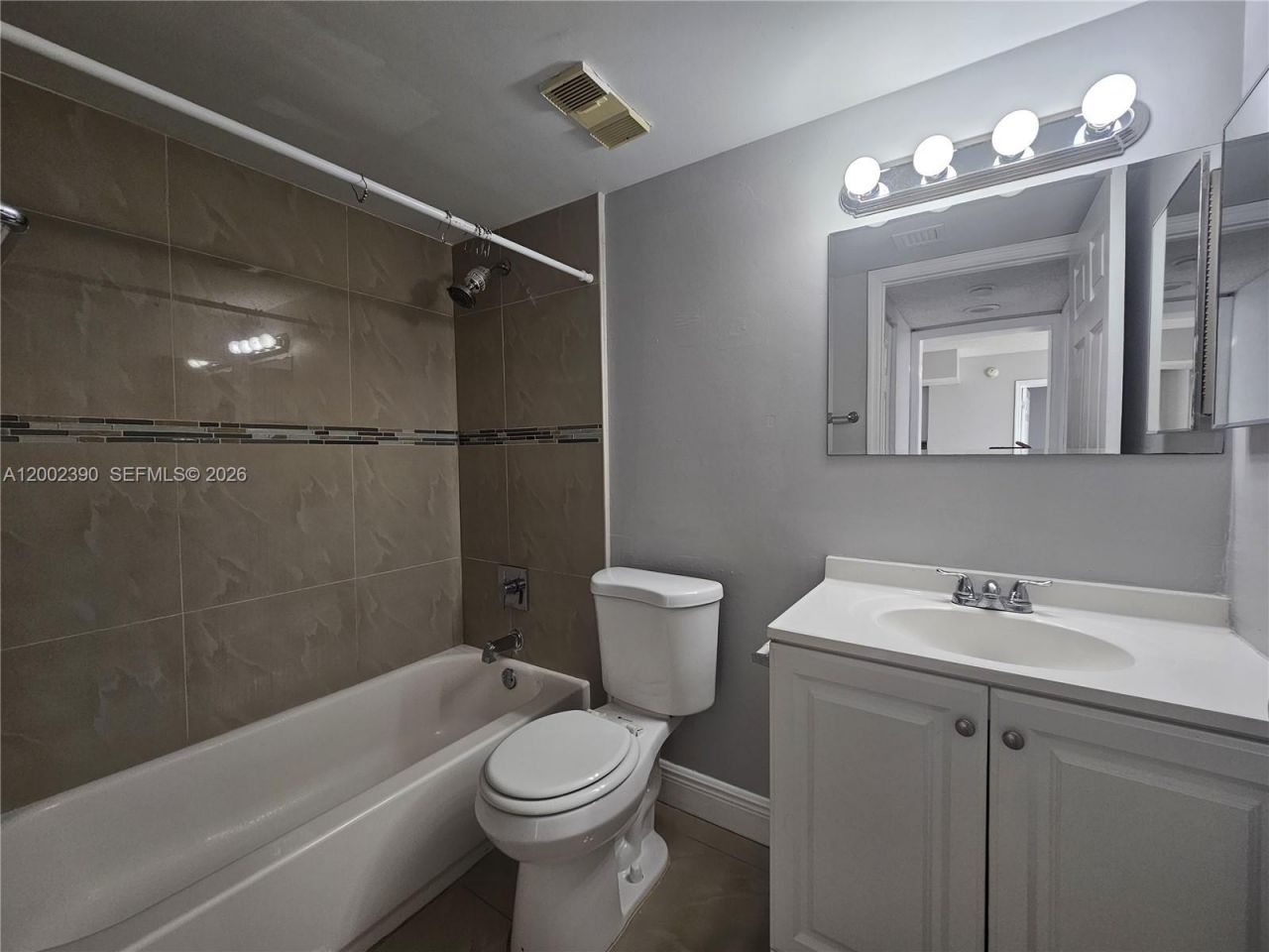 734 Executive Center Dr , Unit 12, West Palm Beach, FL 33401 Photo