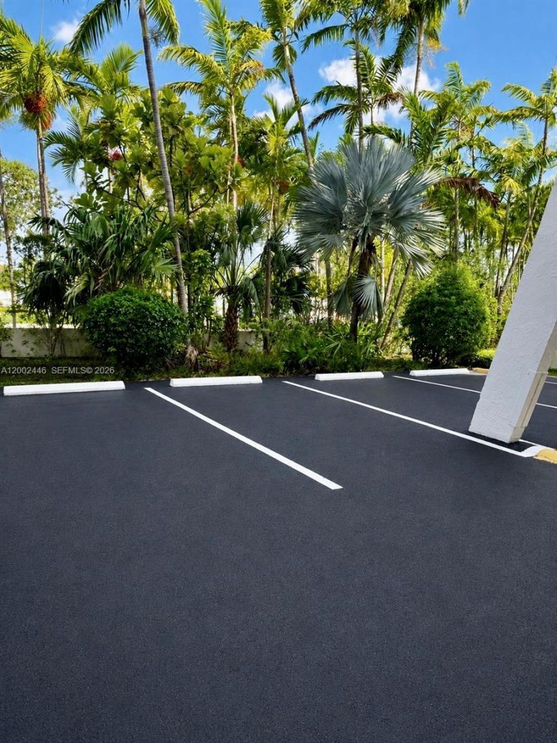 77 Crandon Blvd, Unit 3C, Key Biscayne, FL 33149 Photo