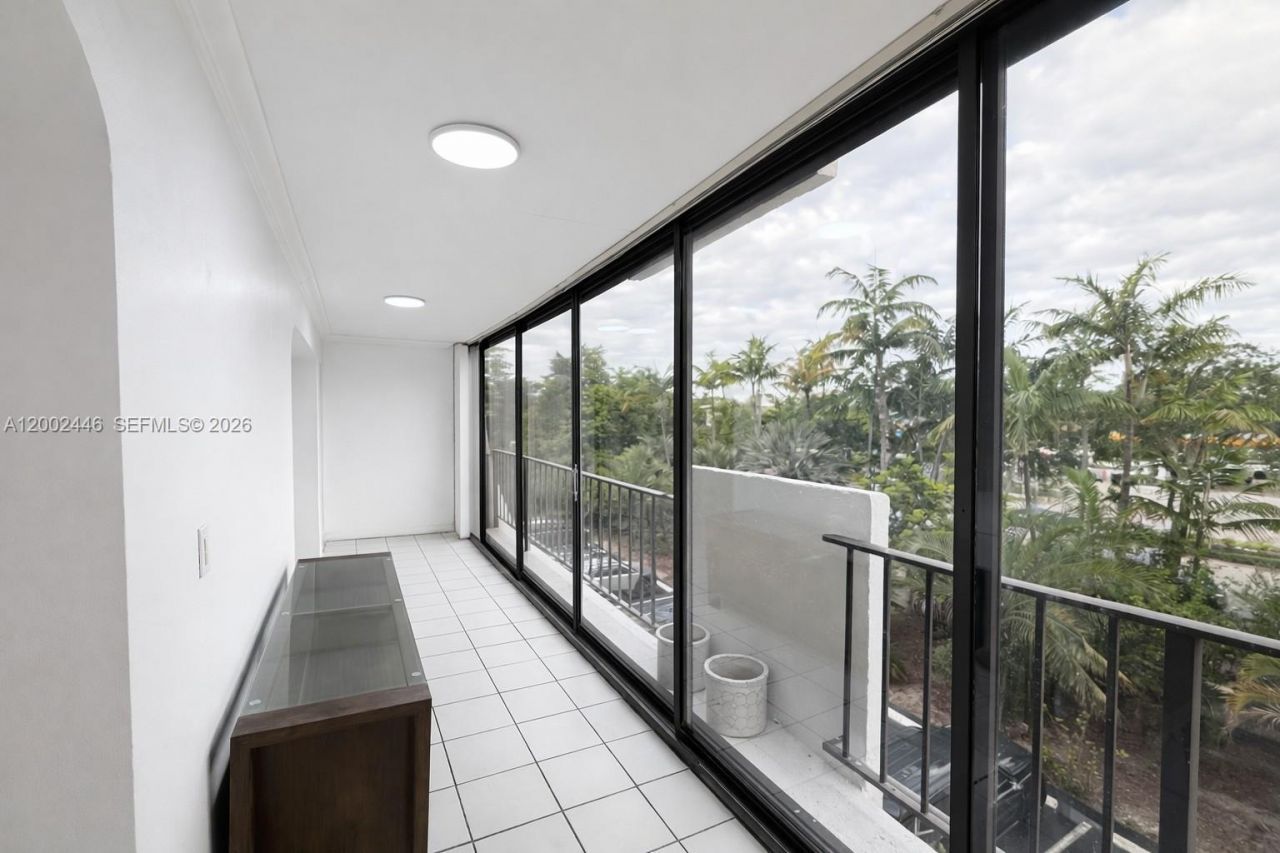 77 Crandon Blvd, Unit 3C, Key Biscayne, FL 33149 Photo