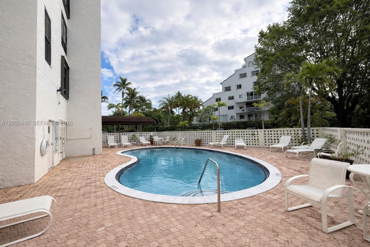 77 Crandon Blvd, Unit 3C, Key Biscayne, FL 33149 Photo