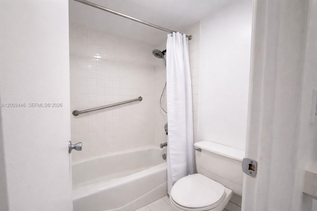 77 Crandon Blvd, Unit 3C, Key Biscayne, FL 33149 Photo