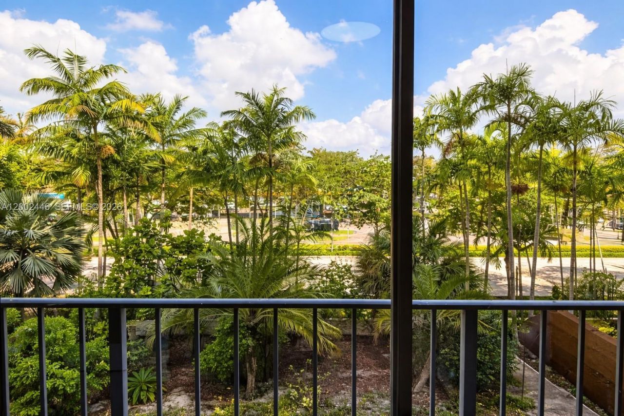 77 Crandon Blvd, Unit 3C, Key Biscayne, FL 33149 Photo