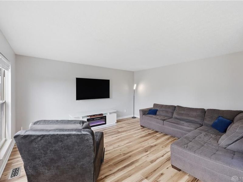 5569 High Arbor Drive, Galloway, OH 43119 Photo 16