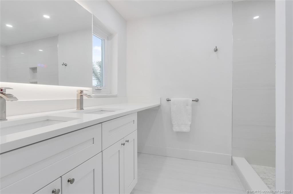 4651 NE Ocean Boulevard, Unit 31, Jensen Beach, FL 34957 Photo