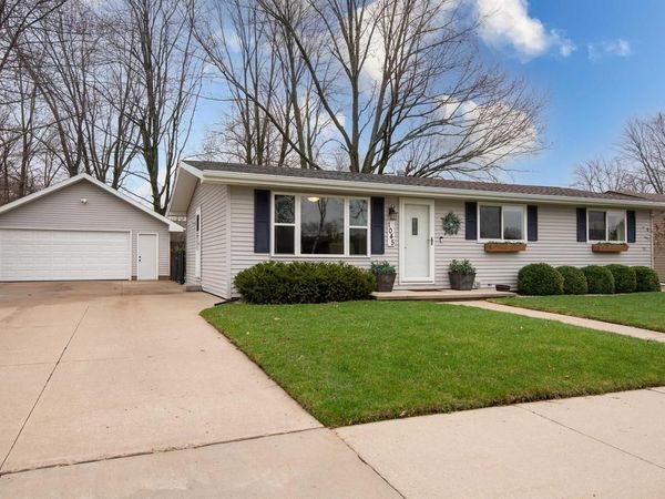 1045 MELISSA STREET, Menasha, WI 54952