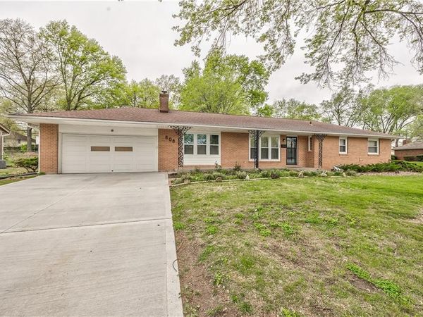 808 N Apache Drive, Independence, MO 64056