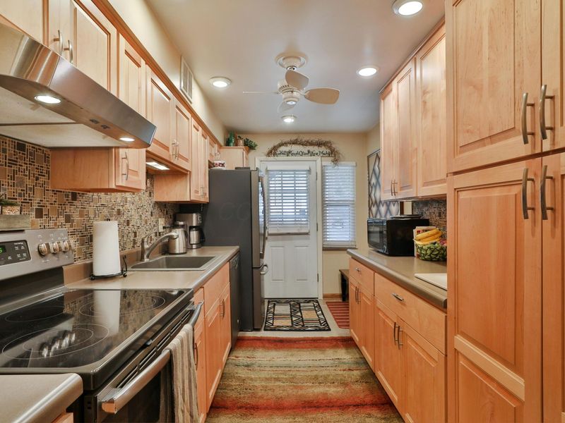 3666 N High Street, Columbus, OH 43214 Photo 14