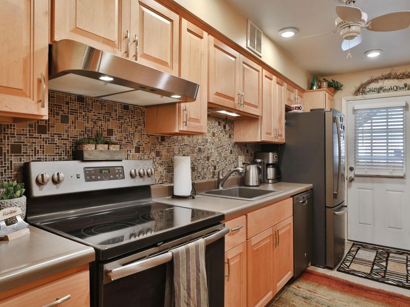 3666 N High Street, Columbus, OH 43214 Photo 15