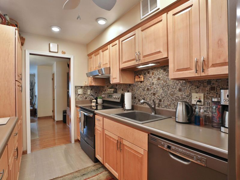 3666 N High Street, Columbus, OH 43214 Photo 16