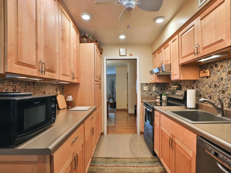 3666 N High Street, Columbus, OH 43214 Photo 17