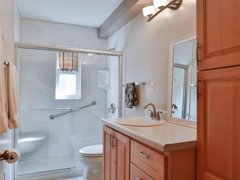 3666 N High Street, Columbus, OH 43214 Photo 26